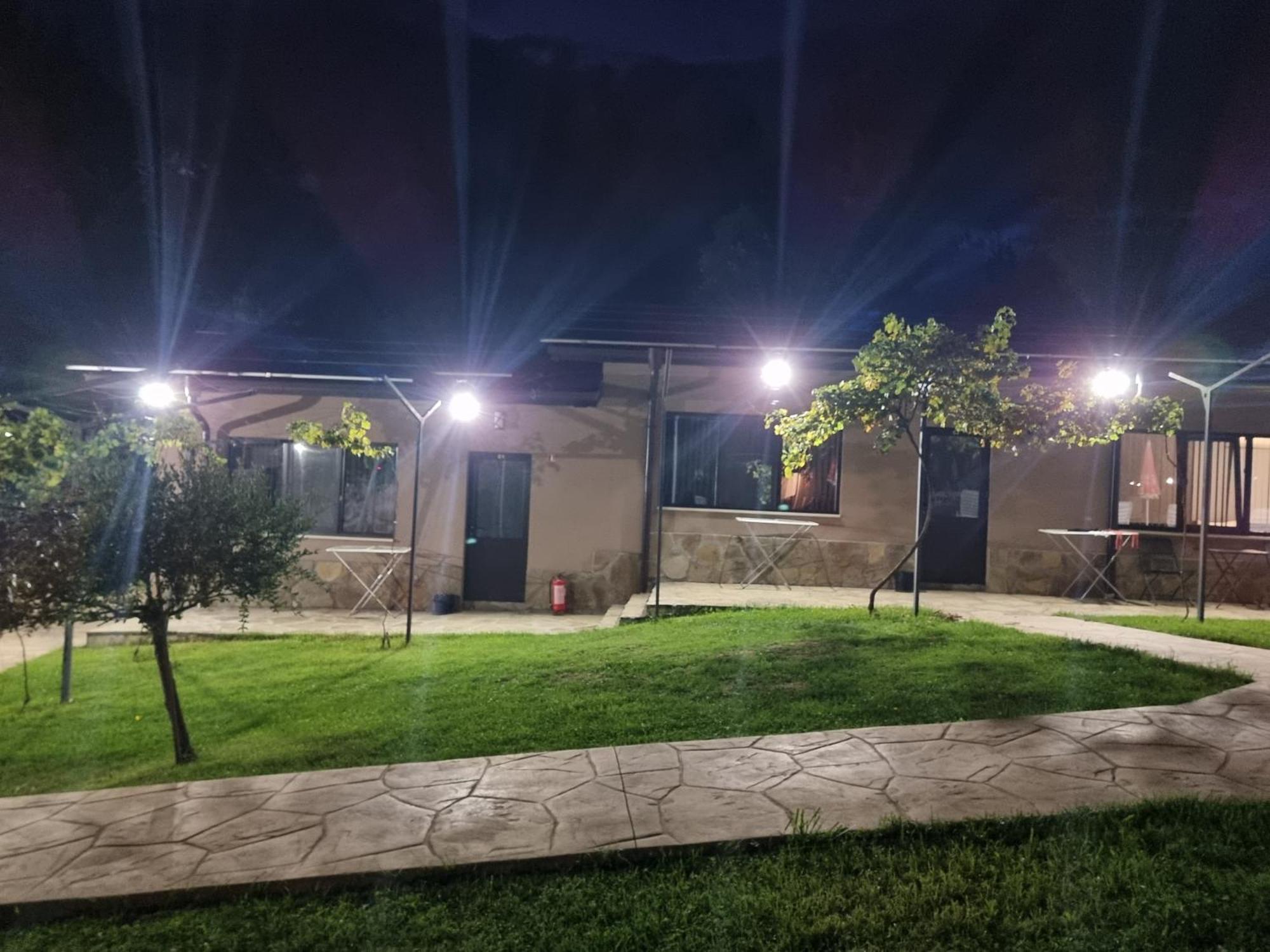 Хотелски Комплекс Саня Aprilci Exteriér fotografie